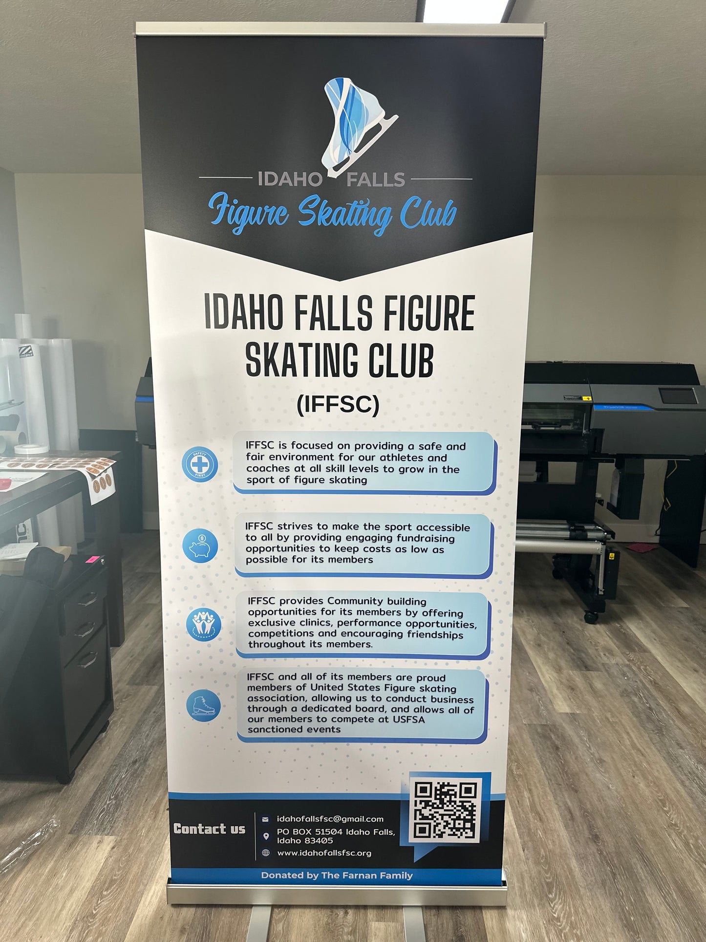 Custom Retractable Banners 33"